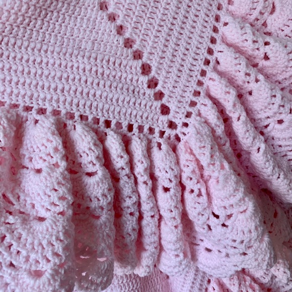 Hand Crochet Ruffle Pink oversized Blanket - Picture 5 of 8